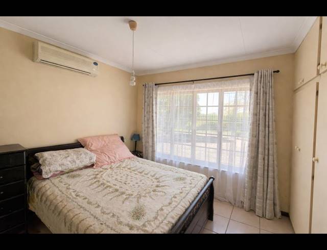 3 BEDROOM HOUSE FOR SALE IN LINCOLN MEADE